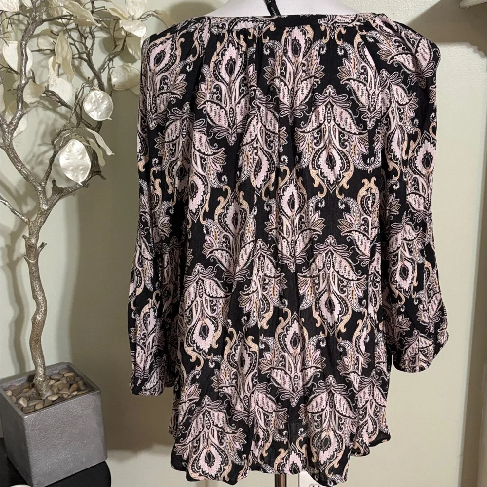 New Directions Black and Cream Patterned Blouse